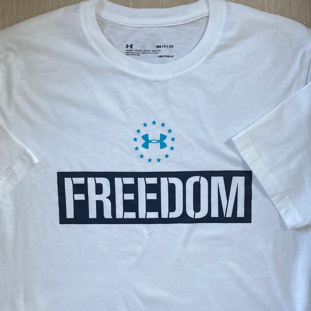 Men’s Under Armour HEAT GEAR t-shirt with FREEDOM logo. Size small.